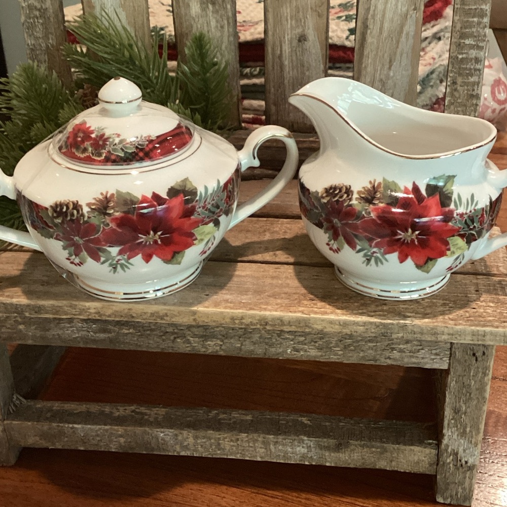 Christmas Sugar and Cream Set